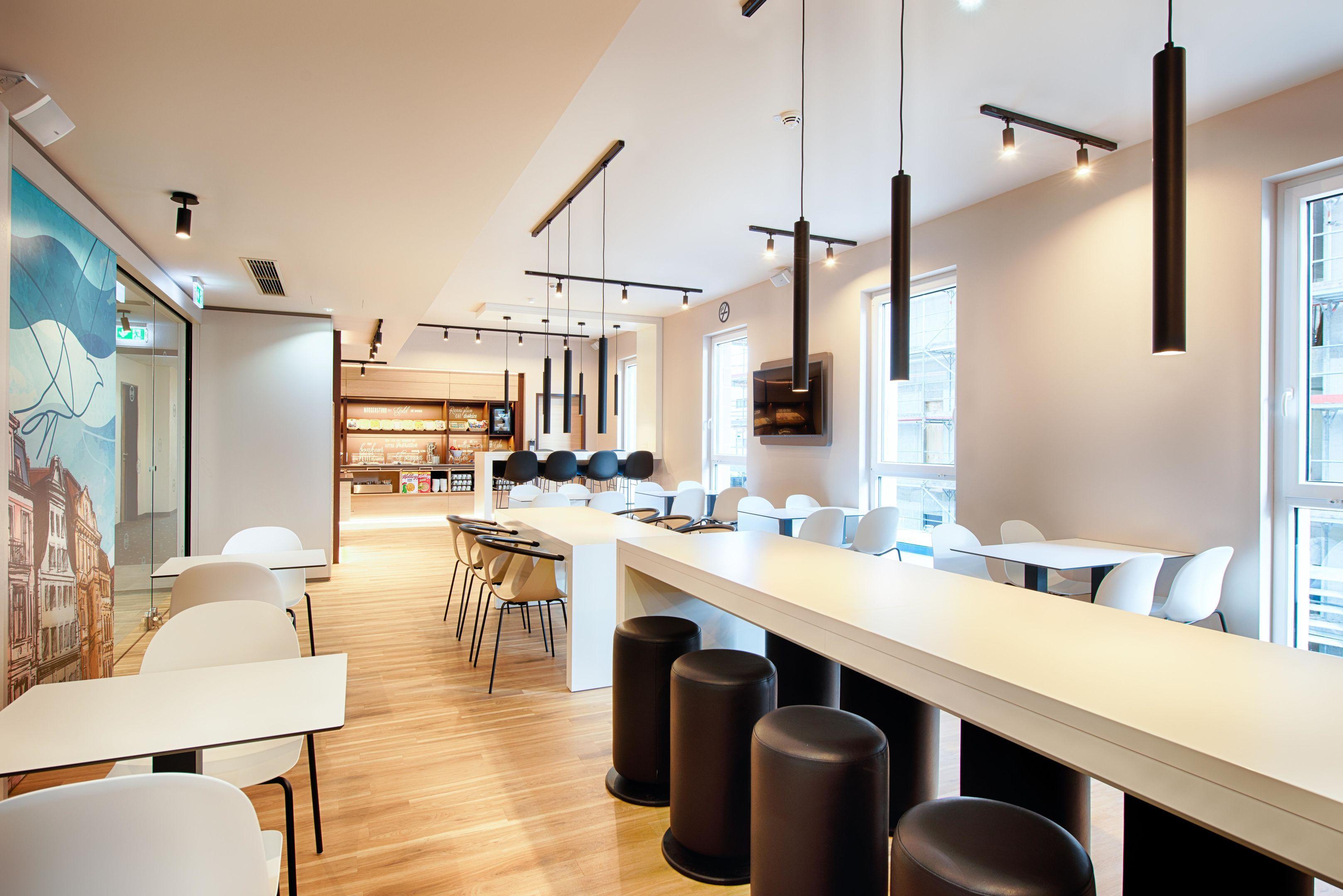 B&B Hotel Rostock City-West Экстерьер фото