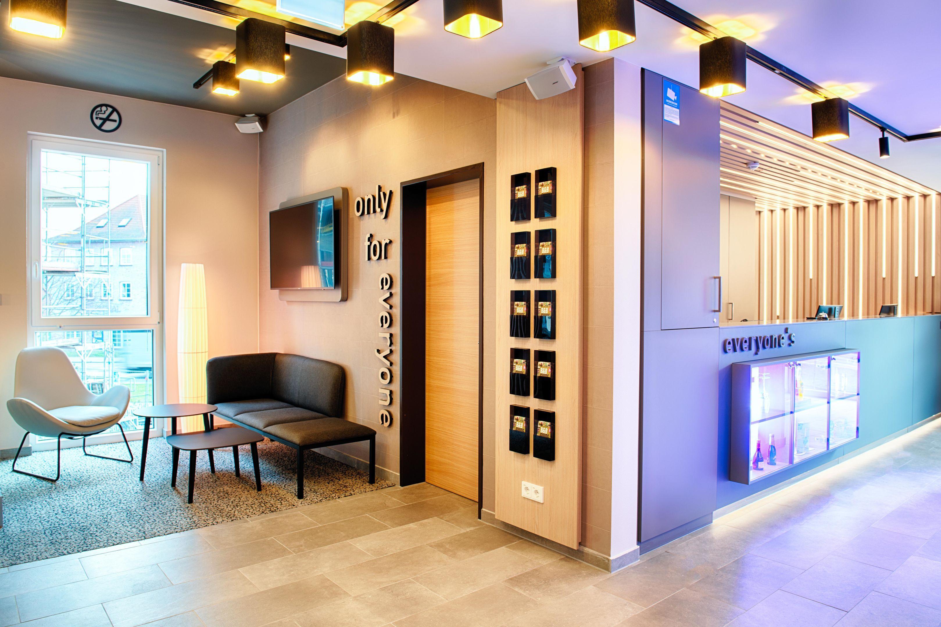 B&B Hotel Rostock City-West Экстерьер фото